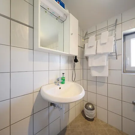 Gesamte In Mit Grossem Balkon Apartment Vir