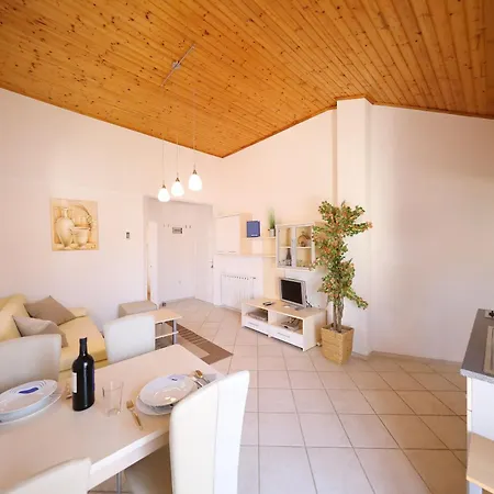 Gesamte In Mit Grossem Balkon Apartment