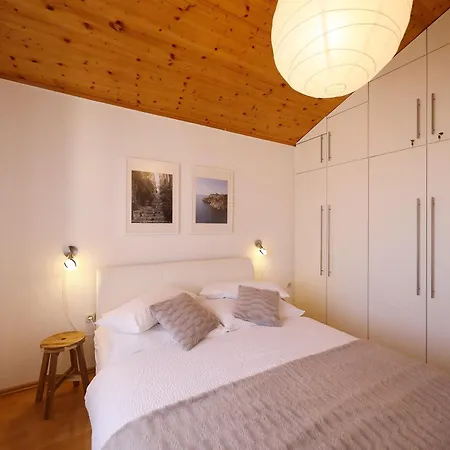 Gesamte In Mit Grossem Balkon Apartment